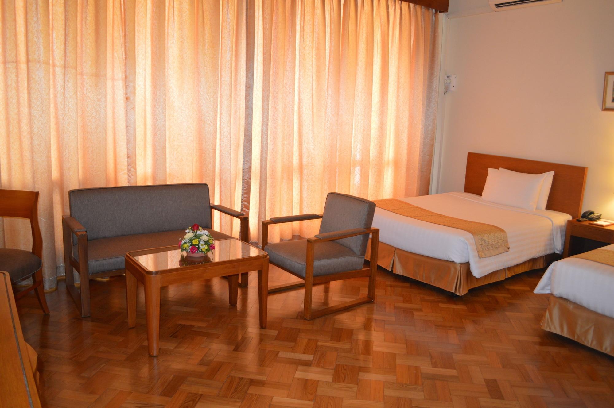 Hotel Inya 4*