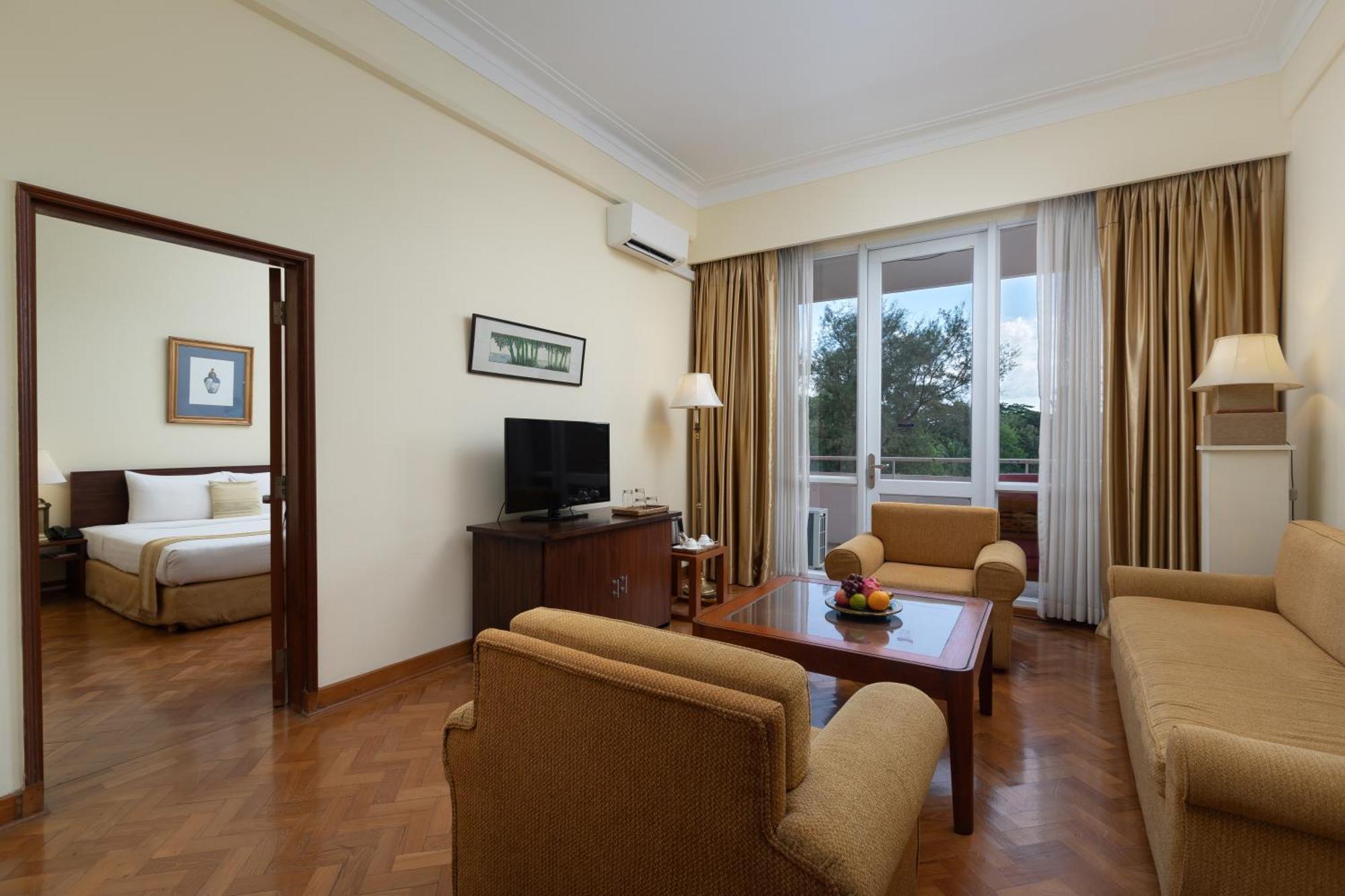 Inya Hotel 4*