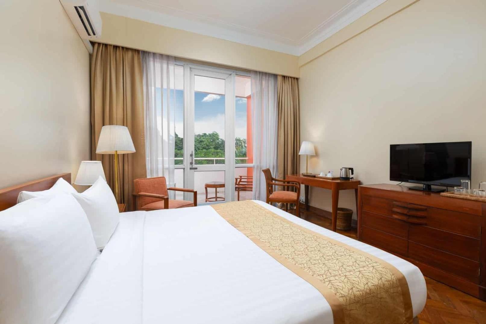 Hotel Inya 4*