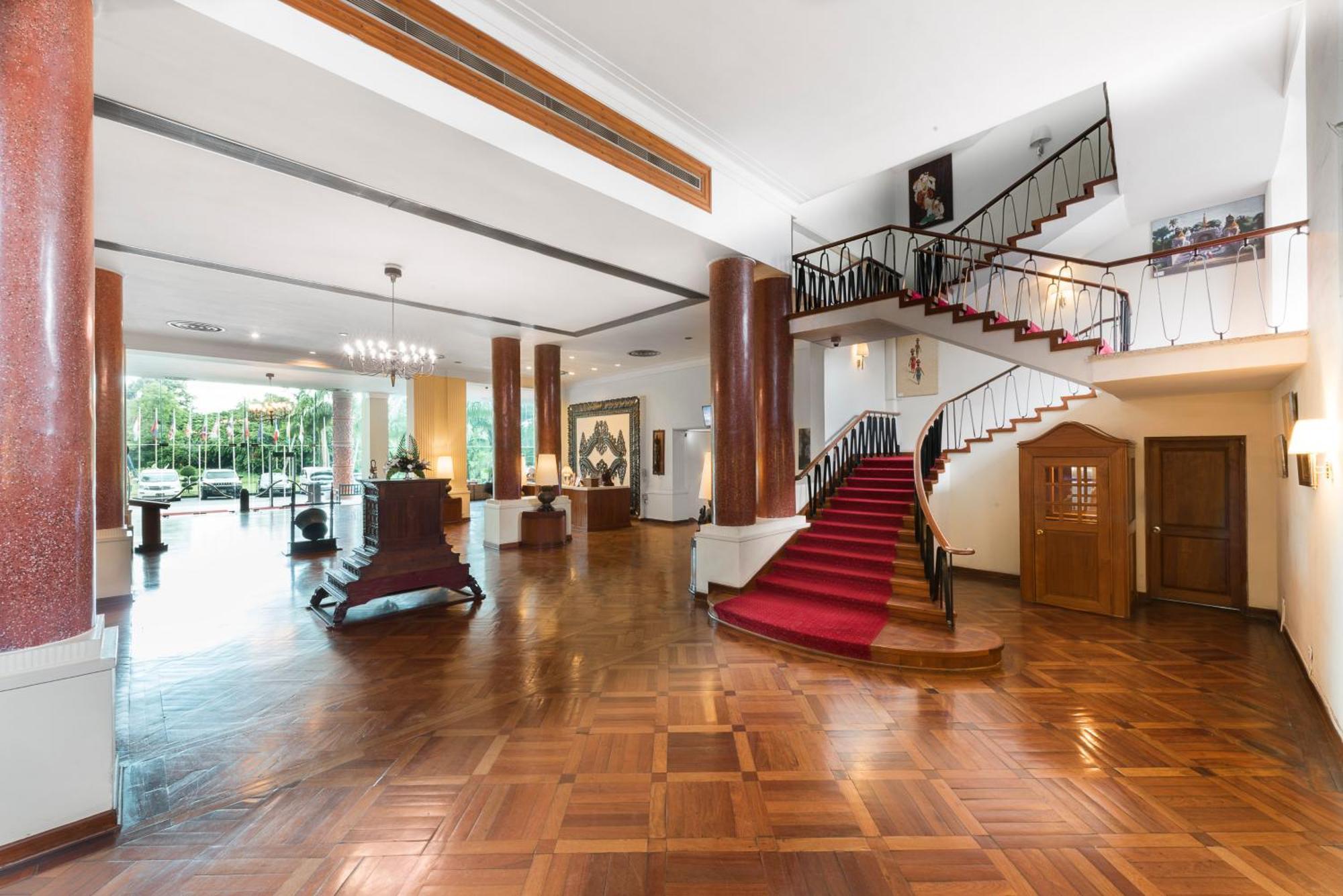 Hotel Inya 4*